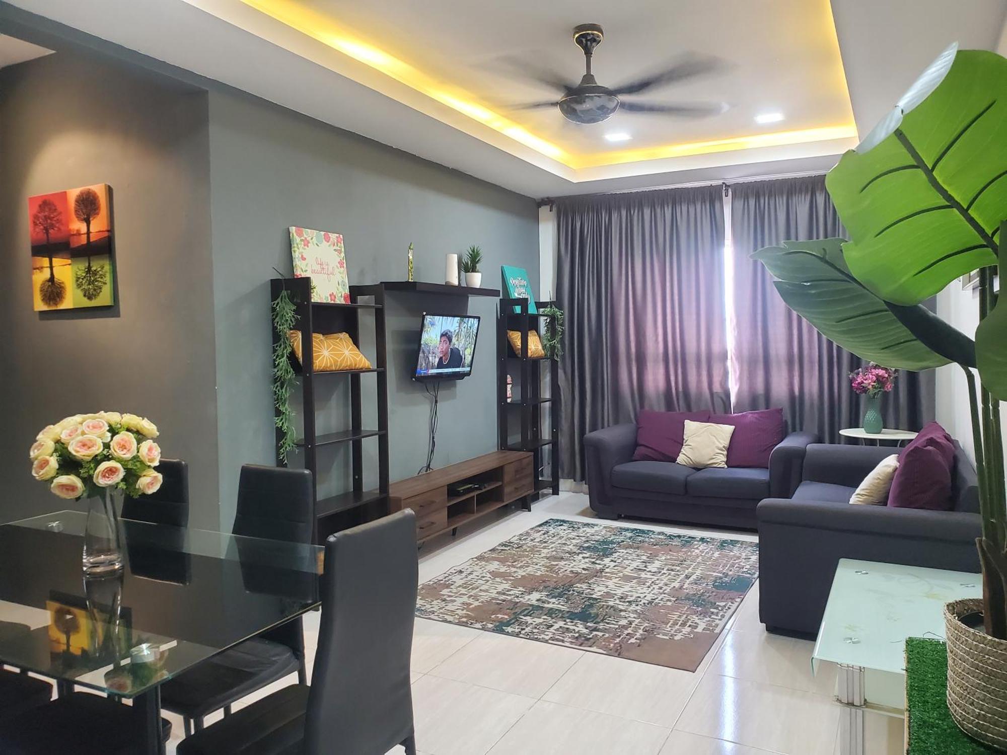 Casa Inderaloka Pantai Batu Buruk Apartment Kuala Terengganu Ngoại thất bức ảnh