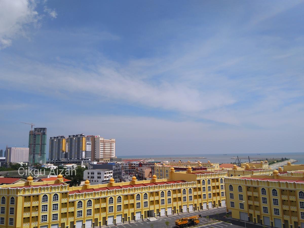 Casa Inderaloka Pantai Batu Buruk Apartment Kuala Terengganu Ngoại thất bức ảnh