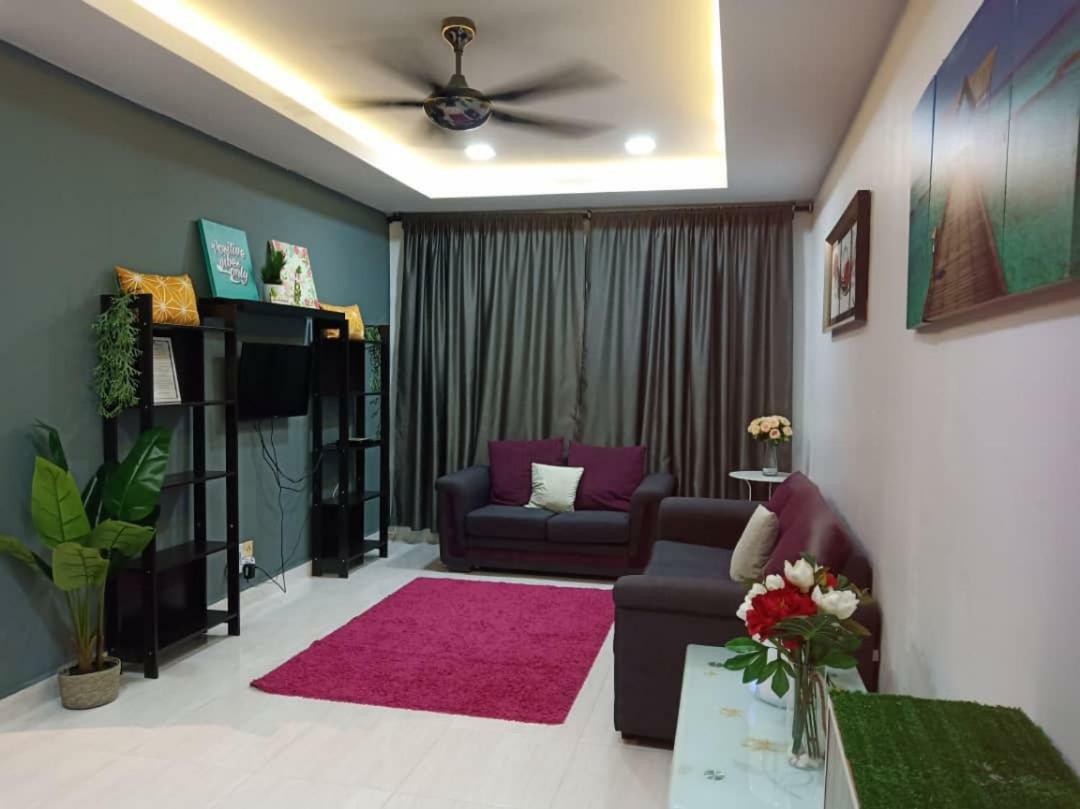 Casa Inderaloka Pantai Batu Buruk Apartment Kuala Terengganu Ngoại thất bức ảnh